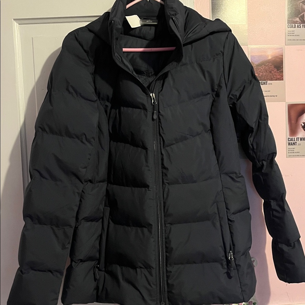 32 degree heat Black Puffer Jacket size small in EUC.